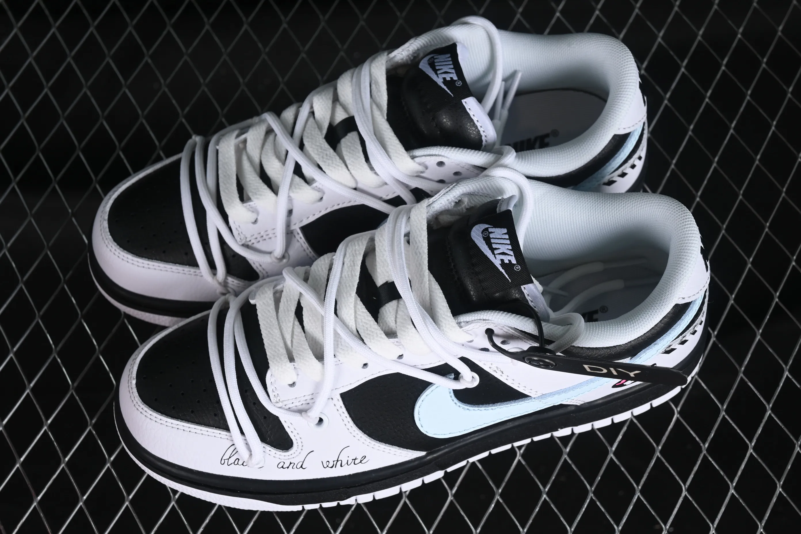 All categories Nk SB Dunk series Nk SB Dunk Low low-top sneakers Nk Dunk Low "Reverse Panda" Speed ​​racing black and white panda graffiti contrasting color SB strap low-top casual sneakers FD9064-011